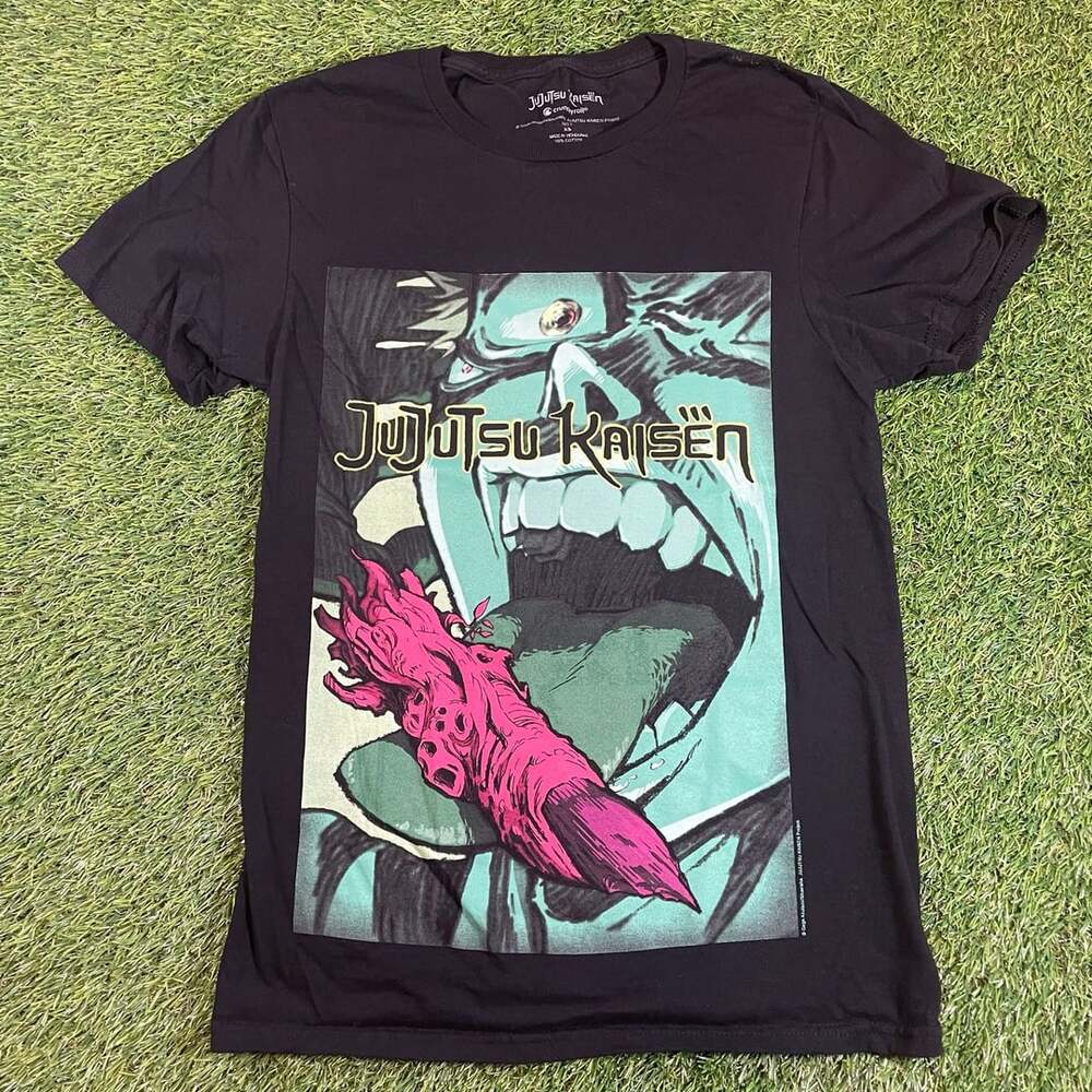 Crunchyroll Jujutsu Kaisen Itadori Eating Finger Graphic T-Shirt Black XS